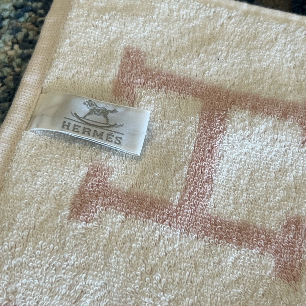 NWOT $220 Hermes Rose Lilas Pink White Towel jacquard terry 100% cotton dust bag - Picture 6 of 16